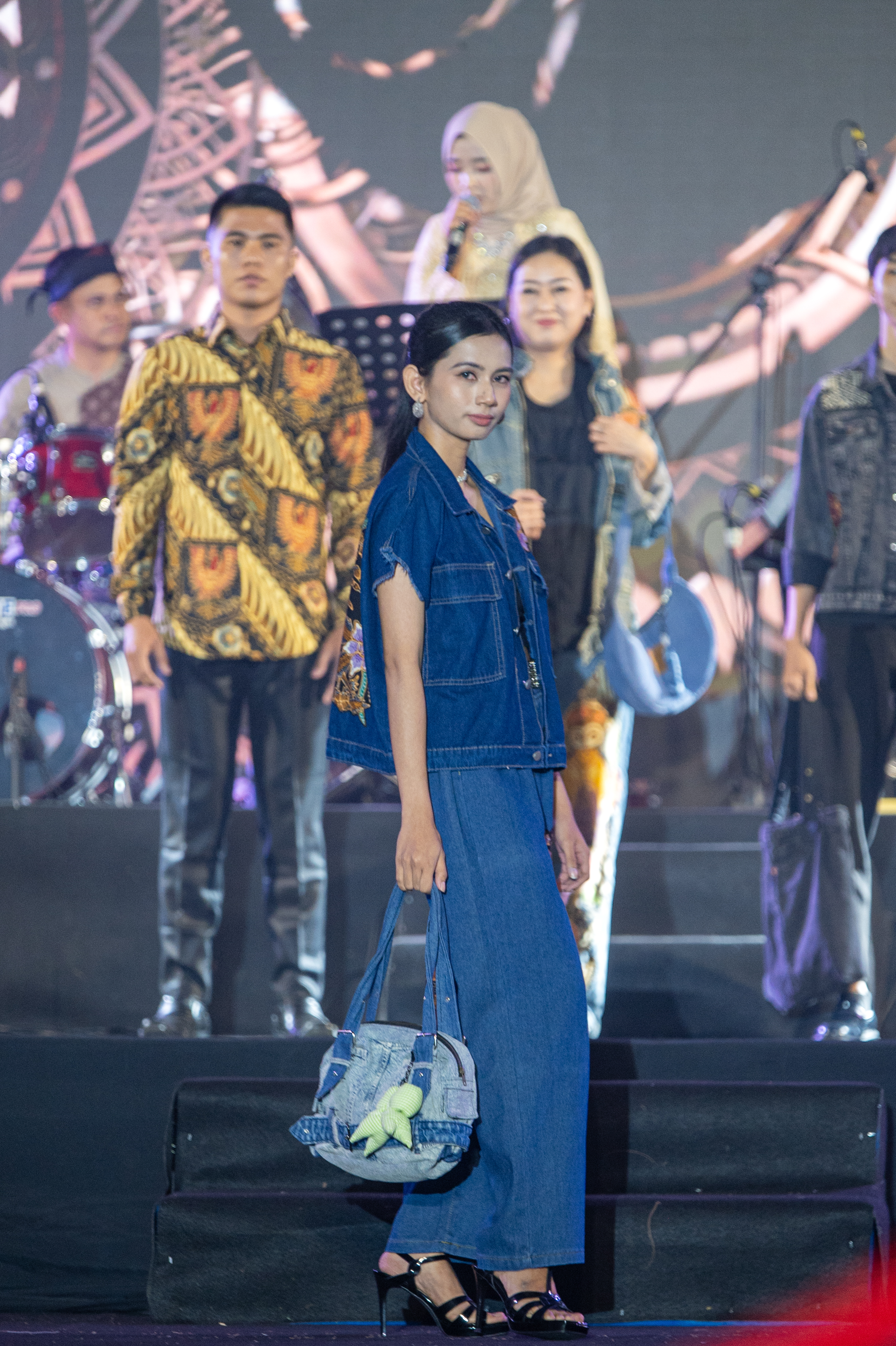 Sustainable fashion model in OnRework design